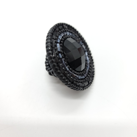 Black rhinestone beaded stretch ring - Picture 3 of 6